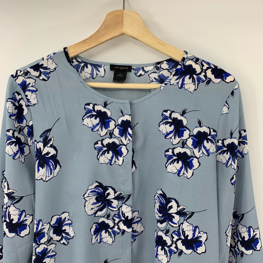 Ann Taylor Blouse Blue Floral Long Sleeve Shirt - Picture 2 of 6
